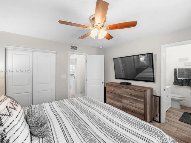 7340 Garfield St, Hollywood FL 33024