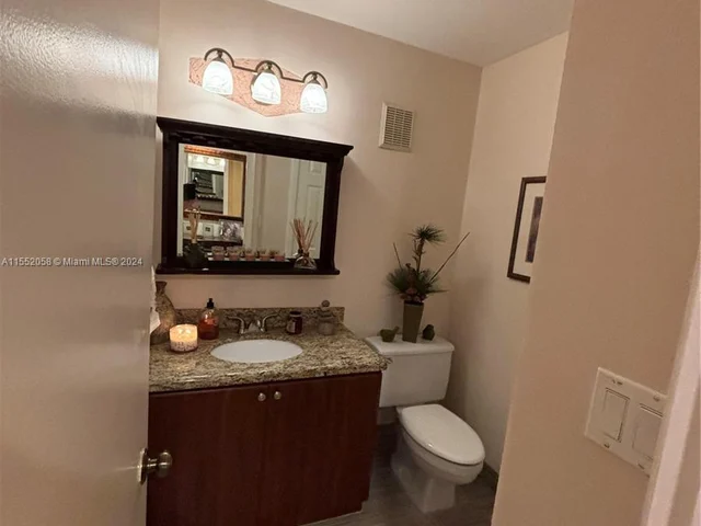 16251 Golf Club Rd # 302, Weston FL 33326