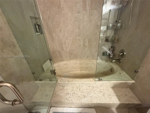 16251 Golf Club Rd # 302, Weston FL 33326