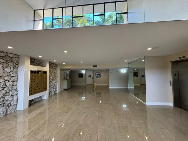 16251 Golf Club Rd # 302, Weston FL 33326