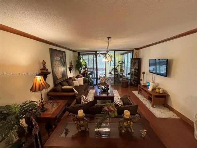 16251 Golf Club Rd # 302, Weston FL 33326