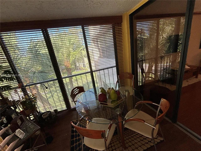 16251 Golf Club Rd # 302, Weston FL 33326