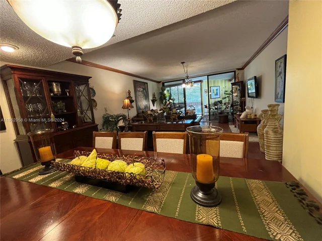 16251 Golf Club Rd # 302, Weston FL 33326