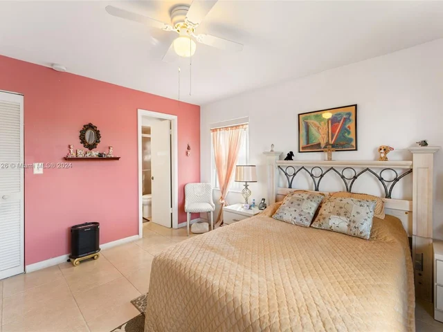 9620 Sunrise Lakes Blvd # 301, Sunrise FL 33322