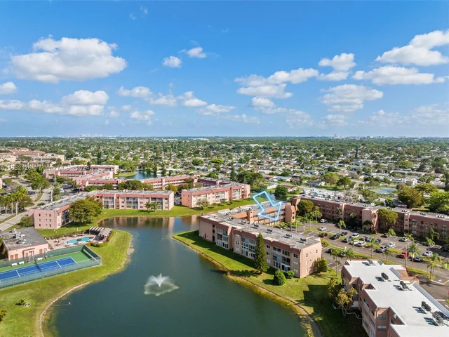 9620 Sunrise Lakes Blvd # 301, Sunrise FL 33322