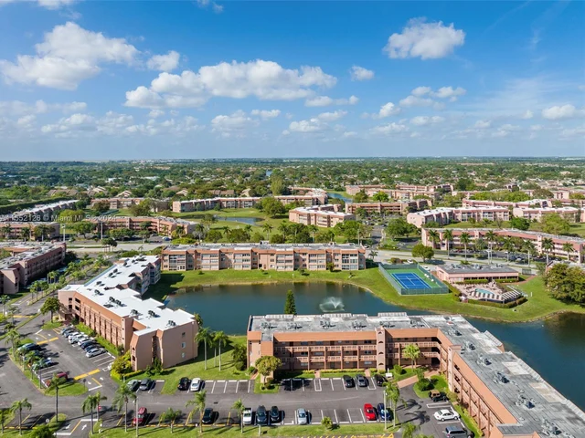 9620 Sunrise Lakes Blvd # 301, Sunrise FL 33322