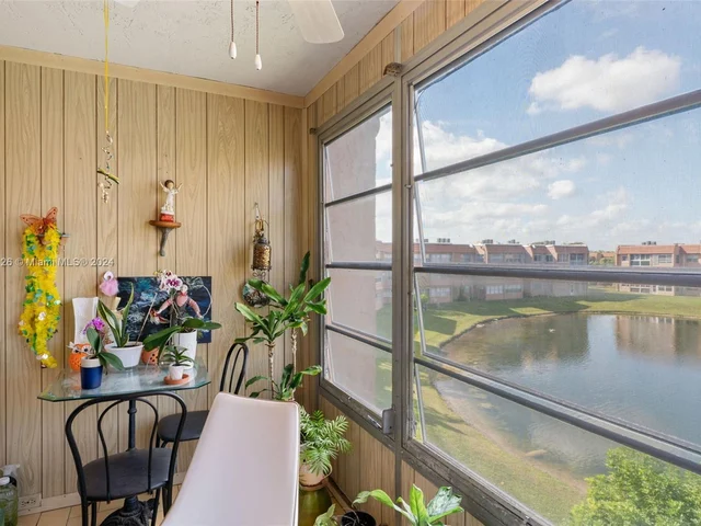 9620 Sunrise Lakes Blvd # 301, Sunrise FL 33322