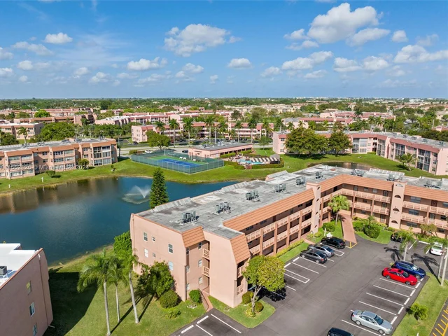 9620 Sunrise Lakes Blvd # 301, Sunrise FL 33322