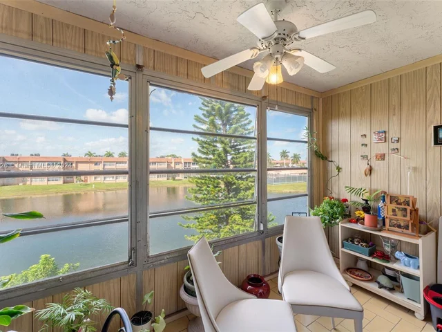 9620 Sunrise Lakes Blvd # 301, Sunrise FL 33322