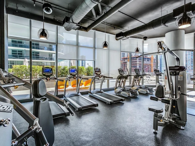 45 SW 9th St, Miami FL 33130