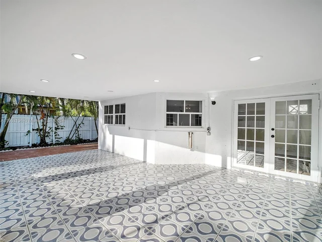 655 NW 123rd Ave, Miami FL 33182