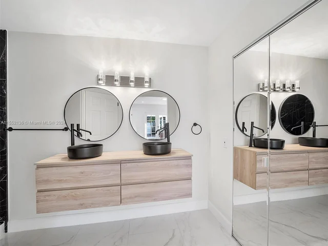 655 NW 123rd Ave, Miami FL 33182