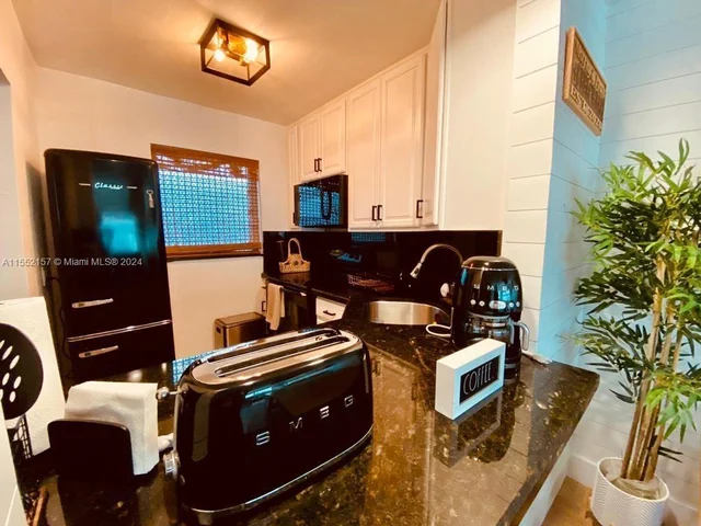 325 Ocean Dr # 408, Miami Beach FL 33139