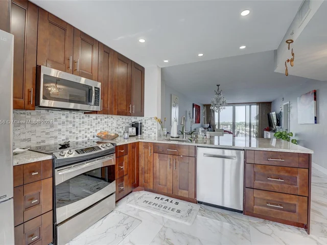 521 N N RIVERSIDE DR # 506, Pompano Beach FL 33062