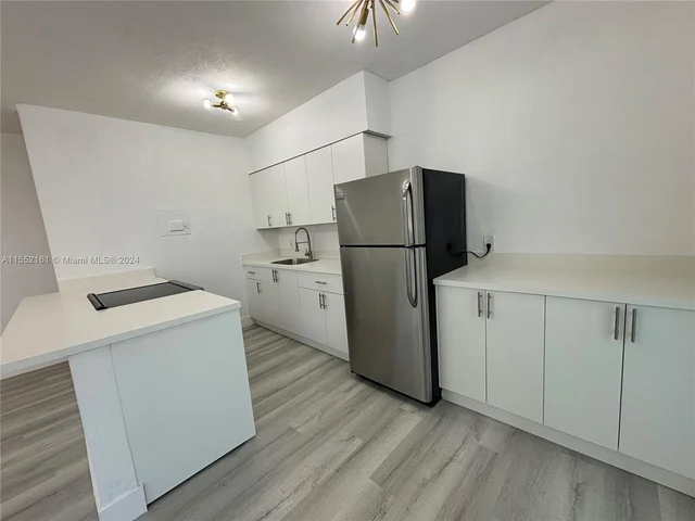 9270 E Bay Harbor Dr # 4A, Bay Harbor Islands FL 33154