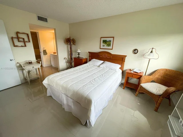 12750 SW 15th St # 404D, Pembroke Pines FL 33027