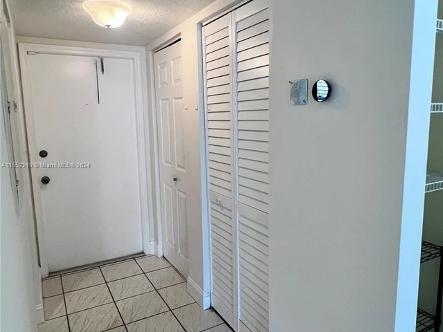 5080 SW 64th Ave # 107, Davie FL 33314