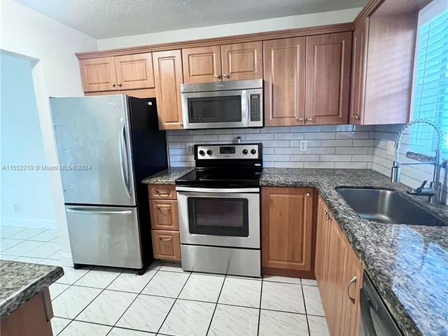 5080 SW 64th Ave # 107, Davie FL 33314