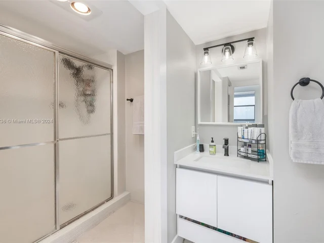 20505 E Country Club Dr # 1734, Aventura FL 33180