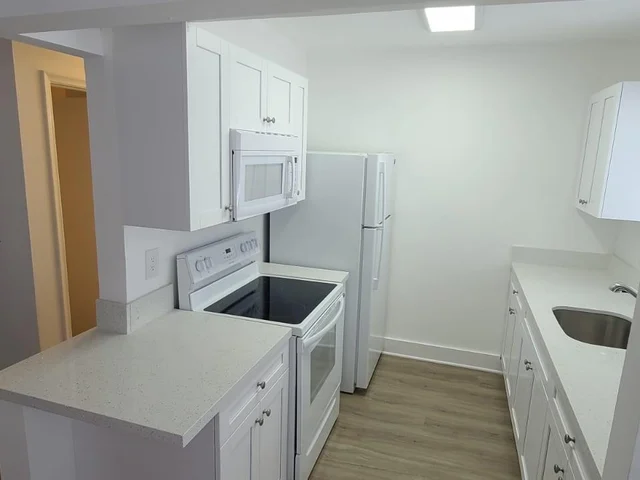 3856 S Cir Dr # 8, Hollywood FL 33021