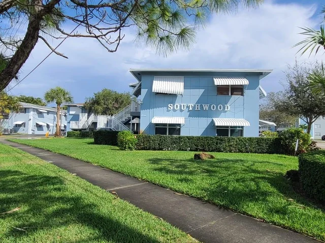 3856 S Cir Dr # 8, Hollywood FL 33021