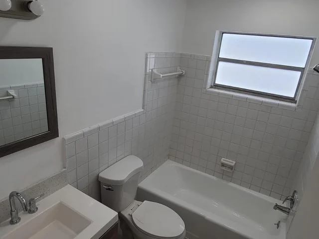 3856 S Cir Dr # 8, Hollywood FL 33021