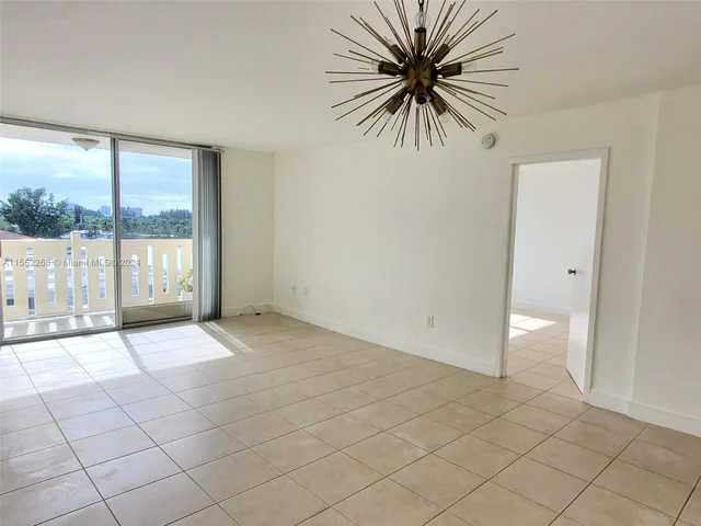 7900 Tatum Waterway Dr # 502, Miami Beach FL 33141