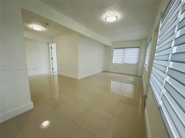 445 NE # 171, North Miami Beach FL 33162