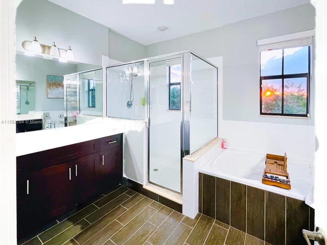 4919 NW 51st Ter, Tamarac FL 33319