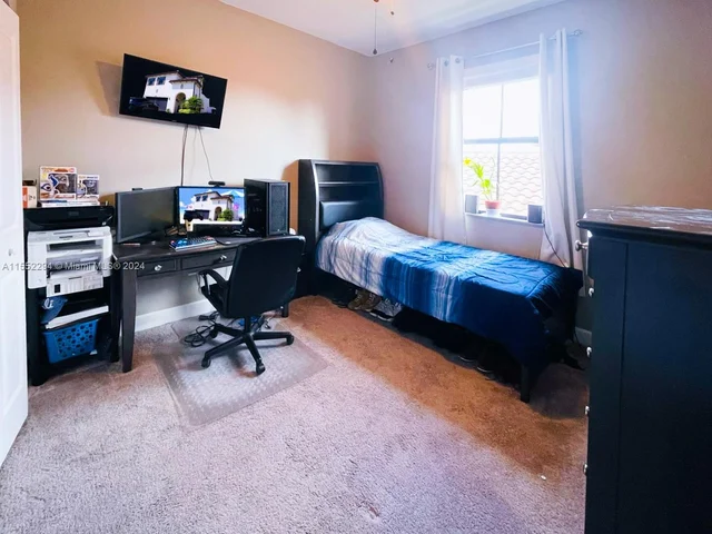 4919 NW 51st Ter, Tamarac FL 33319