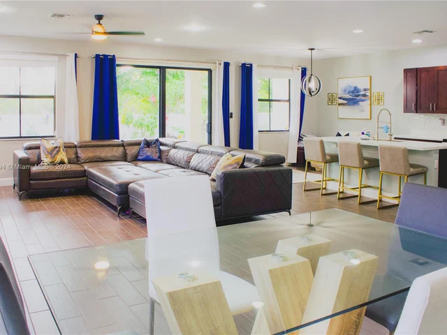 4919 NW 51st Ter, Tamarac FL 33319