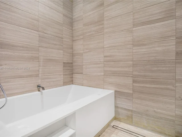 4701 N Meridian Ave # 208, Miami Beach FL 33140