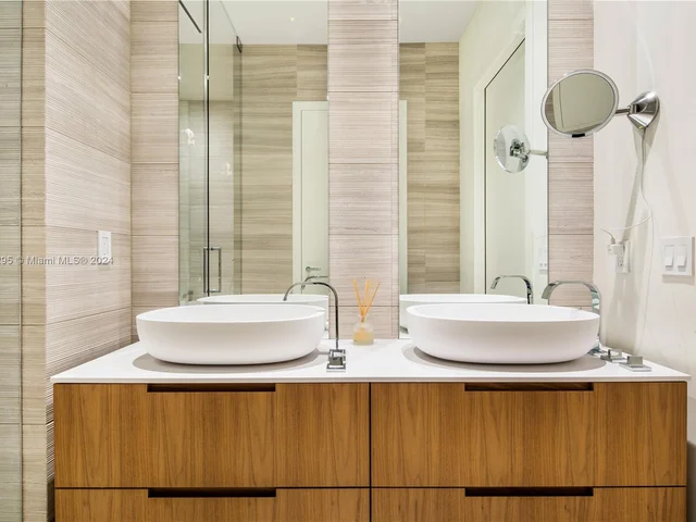 4701 N Meridian Ave # 208, Miami Beach FL 33140