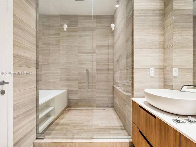 4701 N Meridian Ave # 208, Miami Beach FL 33140