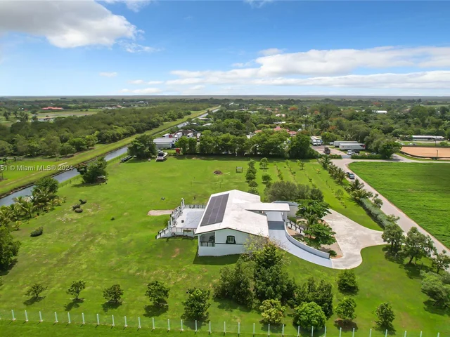 19870 SW 190th St, Miami FL 33187