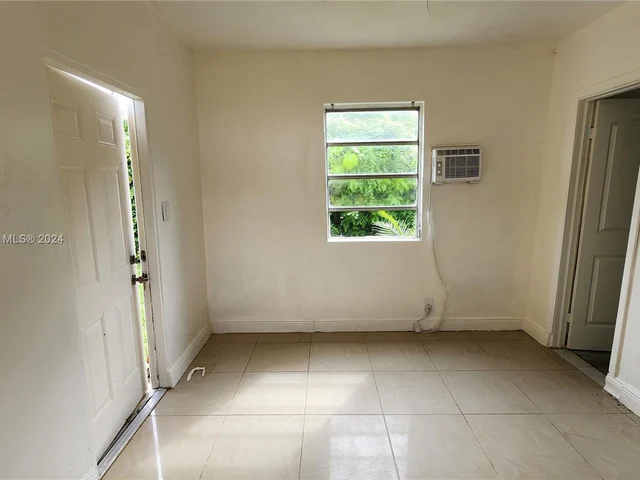 1030 NW 106th St, Miami FL 33150