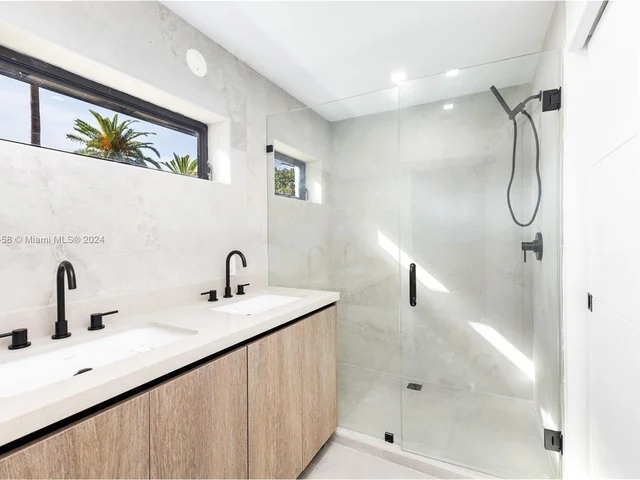 2453 SW 23rd St # 0, Miami FL 33145