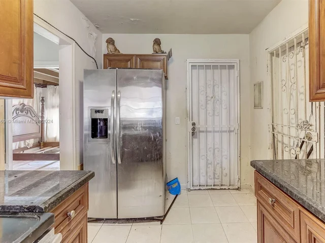 220 NW 145th St, Miami FL 33168