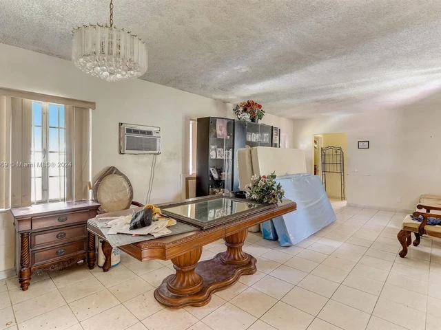 220 NW 145th St, Miami FL 33168