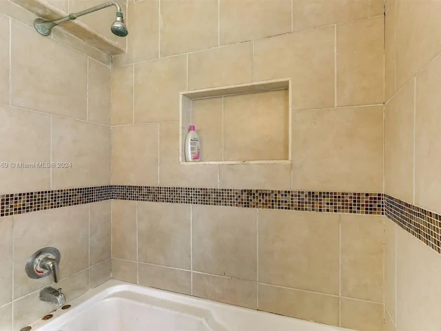 220 NW 145th St, Miami FL 33168