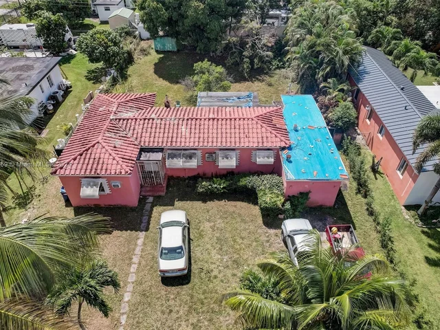 220 NW 145th St, Miami FL 33168