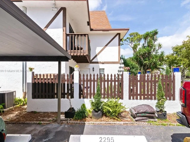2295 Lena Ln # 2295, West Palm Beach FL 33415