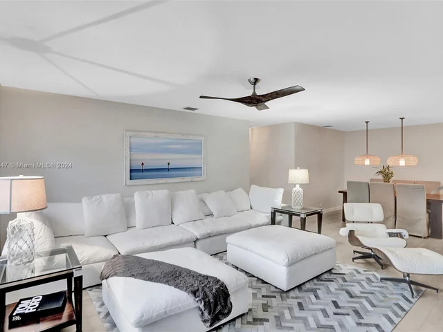 7910 Hawthorne Ave, Miami Beach FL 33141