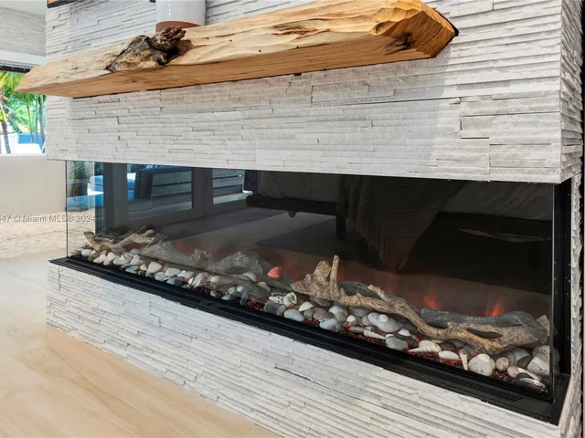 7910 Hawthorne Ave, Miami Beach FL 33141