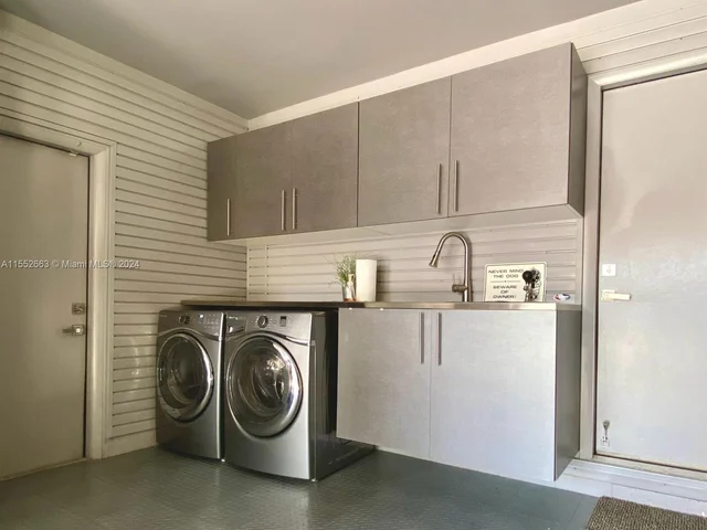 6218 NW 113th Pl, Doral FL 33178