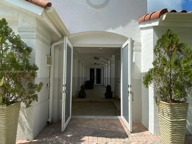 6218 NW 113th Pl, Doral FL 33178