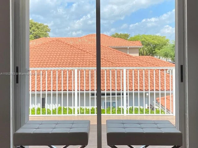 6218 NW 113th Pl, Doral FL 33178