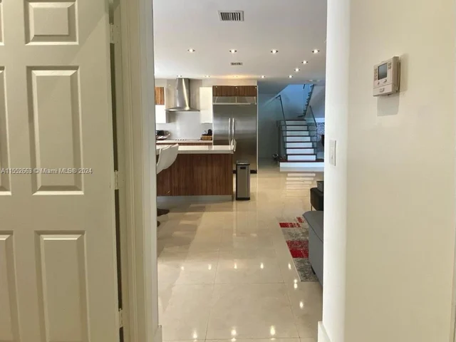 6218 NW 113th Pl, Doral FL 33178