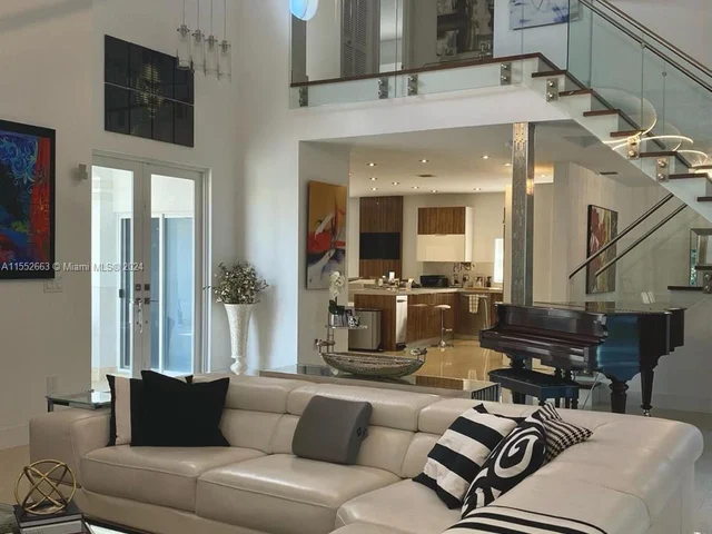 6218 NW 113th Pl, Doral FL 33178