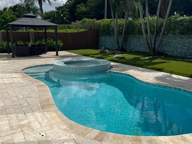 6218 NW 113th Pl, Doral FL 33178